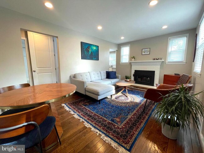 2938 Woodlawn Ave in Falls Church, VA - Building Photo - Building Photo