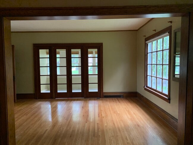 621 State St N, Unit 1 in Waseca, MN - Foto de edificio - Building Photo