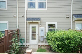 217 S Camellia St in Chapel Hill, NC - Building Photo - Building Photo