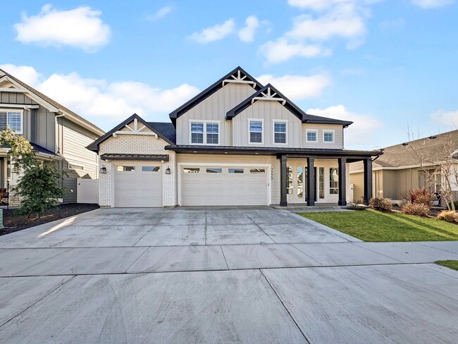 property at 7773 W Cardinal Dr