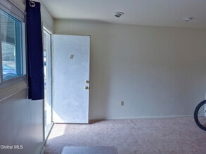 524 Maple Ave in Saratoga Springs, NY - Building Photo - Building Photo