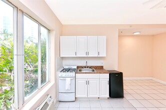 3710 Collins Ave in Miami, FL - Building Photo - Building Photo