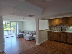 3750 Inverrary Dr in Lauderhill, FL - Building Photo - Building Photo