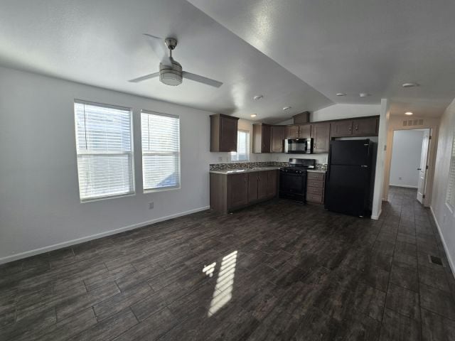 3825 N Nellis Blvd in Las Vegas, NV - Building Photo - Building Photo