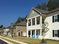 Fountain Square in Columbus, MS - Foto de edificio - Building Photo