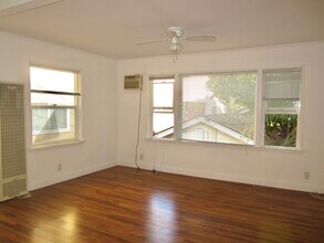 655 Westmount Dr in West Hollywood, CA - Building Photo - Building Photo