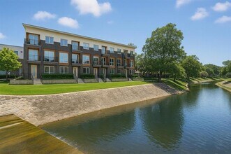 2620 Valley View Ln in Farmers Branch, TX - Building Photo - Building Photo