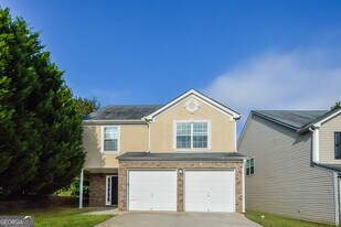 7641 Garnet Dr in Jonesboro, GA - Building Photo