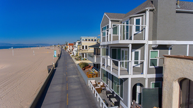 1836 The Strand in Hermosa Beach, CA - Building Photo - Building Photo