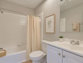 914 Winthorne Dr, Unit Avery - 2 Bedroom in Nashville, TN - Building Photo - Building Photo