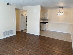 207 Wellons Dr, Unit 207 in Ames, IA - Foto de edificio - Building Photo