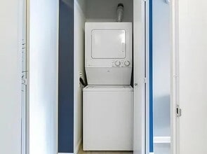 535 W 23 St in New York, NY - Building Photo - Building Photo