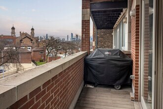 1140 N Milwaukee Ave in Chicago, IL - Building Photo - Building Photo