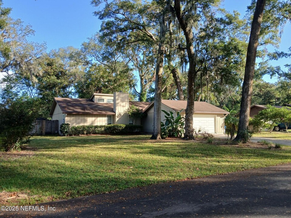 14041 Tontine Rd in Jacksonville, FL - Building Photo