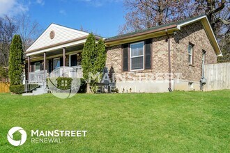 501 Candlelight Ln in Louisville, KY - Building Photo - Building Photo