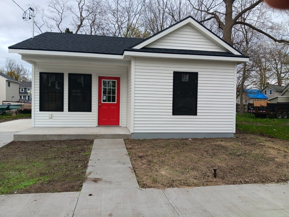 1278 Pine St in Muskegon, MI - Building Photo