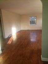 216 Green Ave, Unit 216 2nd floor in Lansdowne, PA - Building Photo
