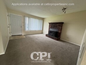 124 Tilla Dr in Kelso, WA - Building Photo - Building Photo