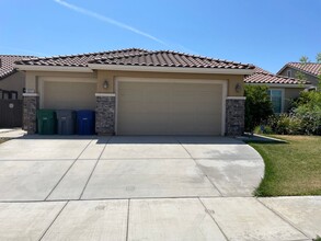 1623 Dock Ave in Los Banos, CA - Building Photo - Building Photo