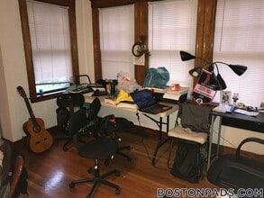 230 S Huntington Ave, Unit 1 in Boston, MA - Foto de edificio - Building Photo