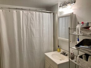 56 Egmont St in Brookline, MA - Foto de edificio - Building Photo