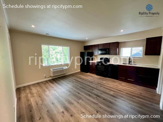 239 NE Lincoln St in Hillsboro, OR - Building Photo - Building Photo