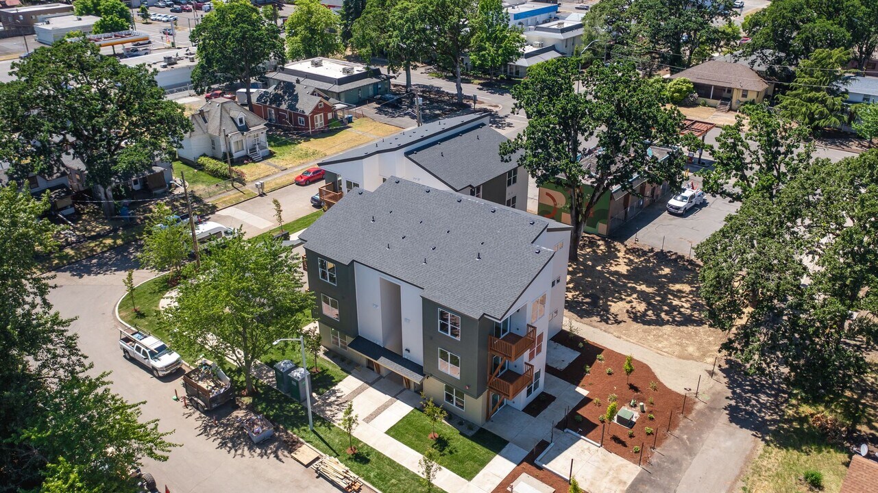 1345 Waller St SE in Salem, OR - Building Photo
