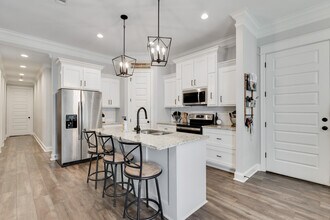 204 San Sebastian Dr in Youngsville, LA - Building Photo - Building Photo