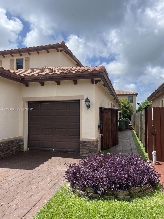 property at 3530 SE 4th St