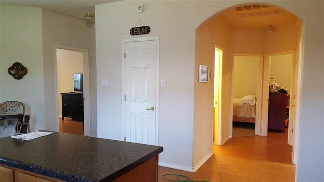 11725 Lansdowne Rd in Austin, TX - Building Photo - Building Photo