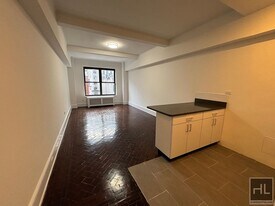 WEST 73 STREET in New York, NY - Building Photo