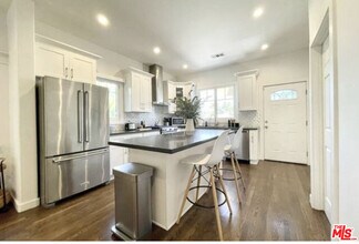 3218 W 27th St in Los Angeles, CA - Building Photo - Building Photo