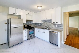 1714 W Touhy Ave in Chicago, IL - Building Photo - Building Photo