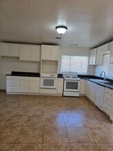 6210-6212 Wright Ave in Bakersfield, CA - Building Photo - Building Photo