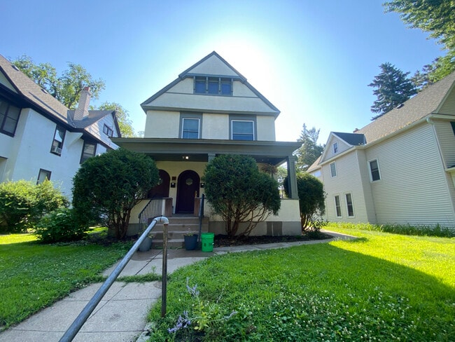 3111 Dupont Ave S