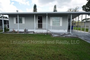 1567 Longbow Dr in Lakeland, FL - Building Photo