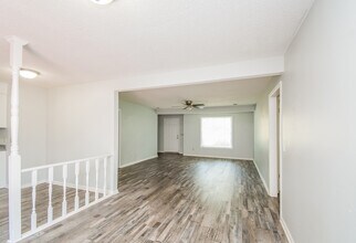 241 Braewick Rd in Columbia, SC - Foto de edificio - Building Photo