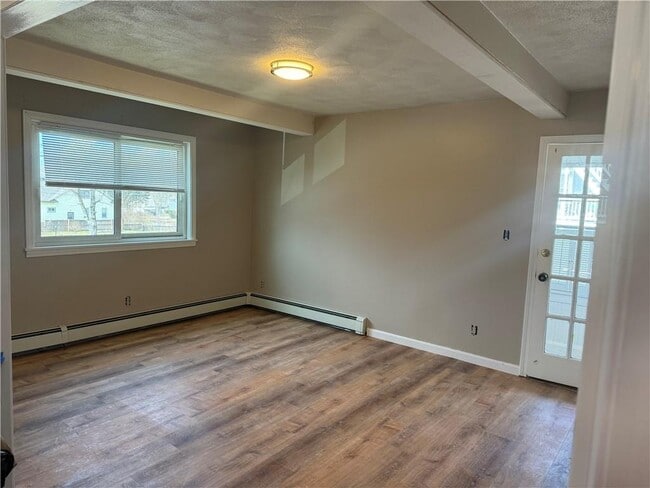 88 Summit Ave in West Warwick, RI - Building Photo - Building Photo