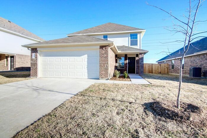 4104 Twinleaf Dr in Crowley, TX - Foto de edificio