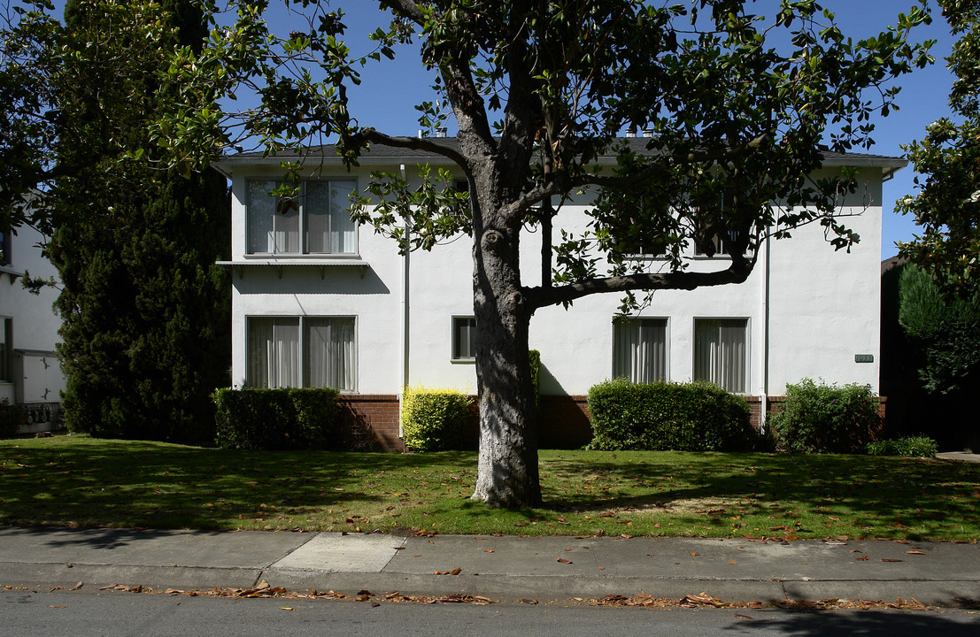 1035 Noel Dr in Menlo Park, CA - Building Photo