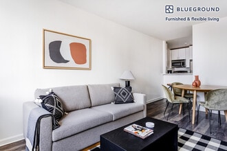 520 W 43rd St in New York, NY - Building Photo - Building Photo