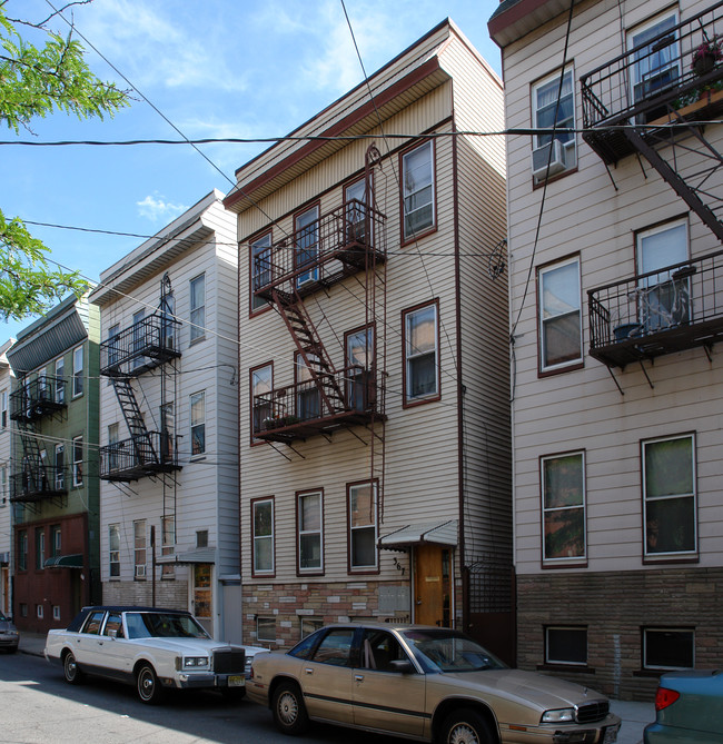 367 E Kinney St in Newark, NJ - Foto de edificio - Building Photo