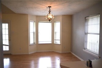 2003 Sandalwood Ln in Bryan, TX - Building Photo - Building Photo