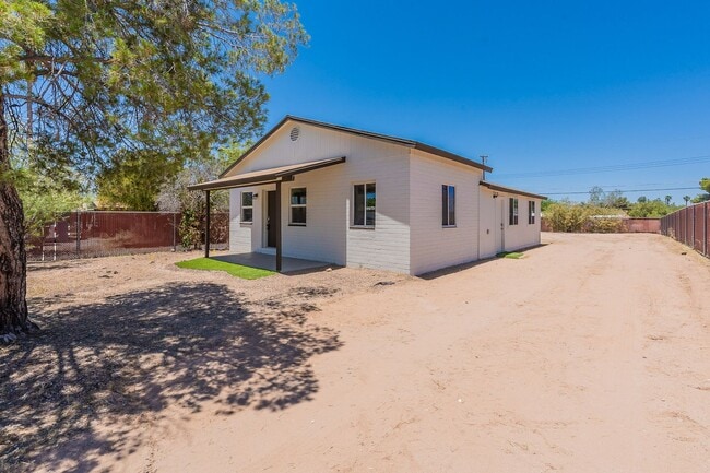 327 E Lester St in Tucson, AZ - Building Photo - Building Photo