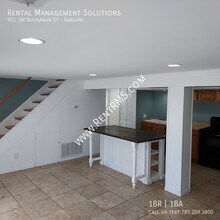 901 SW Buchanan St in Topeka, KS - Building Photo - Building Photo