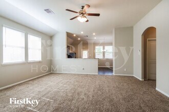 26 Rd 5102F in Cleveland, TX - Foto de edificio - Building Photo