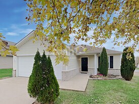 5000 Hancock Cir in Thompson's Station, TN - Building Photo