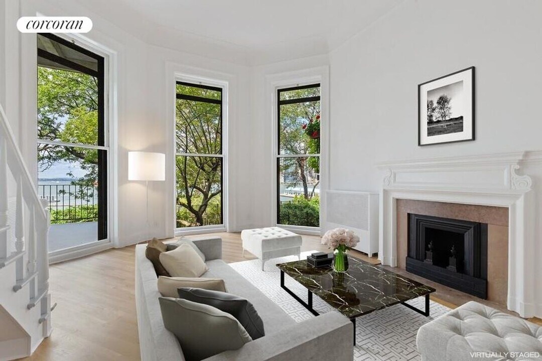 210 Columbia Heights in Brooklyn, NY - Building Photo