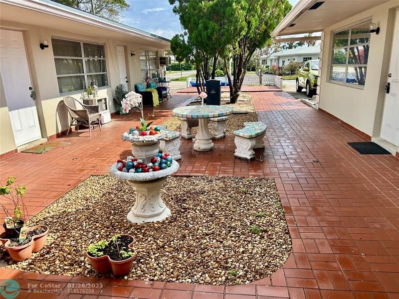 1121 SE 22nd Ave in Pompano Beach, FL - Foto de edificio