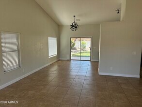 6652 W Caribe Ln in Glendale, AZ - Building Photo - Building Photo